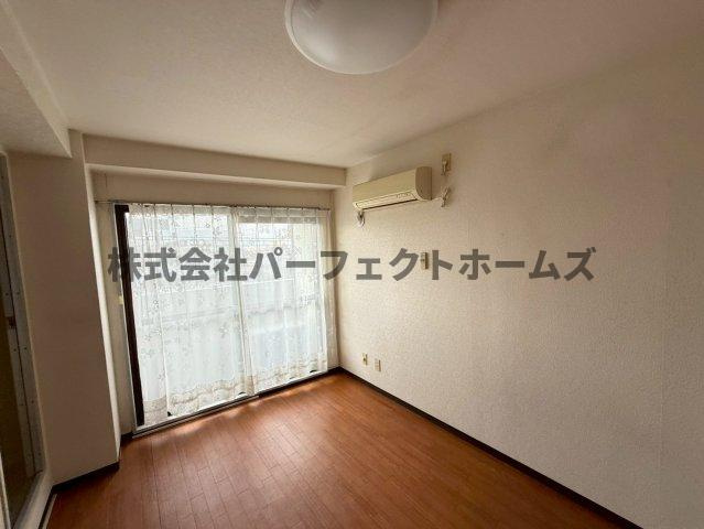 サンライズ枚方の洋室|ゆったりした洋室です