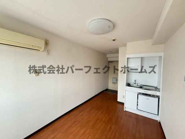 サンライズ枚方の洋室|落ち着いた色調の洋室です