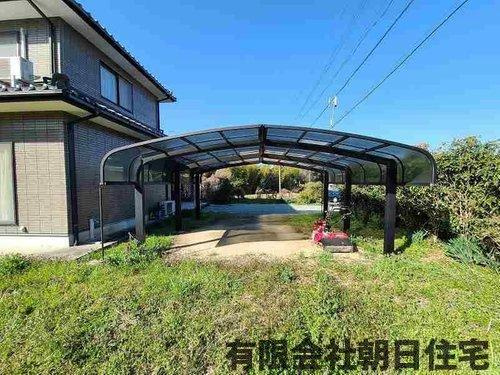 【外観】 | 東忌部町中古戸建 | ゆったりとしたカーポート付きです