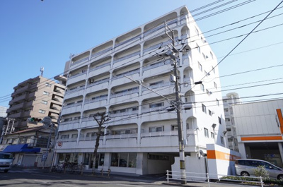 【外観】 | 【上質フルリノベ】ドルミ庚午 | 【資料には掲載していない情報】
物件の陽当りや通風・仕様設備やお部屋の大きさの比較、
近隣・周辺環境や街並みなど、資料には掲載していない情報が
現地にはたくさんあります。是非ご確認ください。