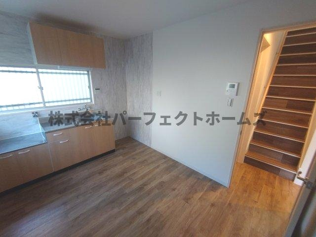 池田新町戸建て　賃貸の居間・リビング|ゆったりとしたリビングです