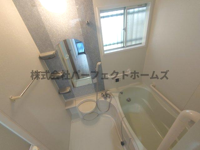 池田新町戸建て　賃貸の浴室|コンパクトで使いやすいお風呂です