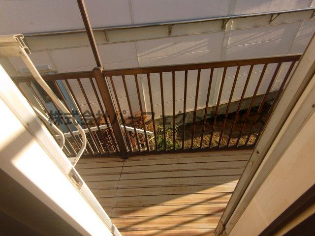 池田新町戸建て　賃貸のバルコニー|暖かな日差しのふりそそぐバルコニー