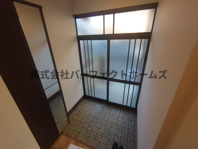 池田新町戸建て　賃貸の玄関|ゆったりとした玄関です