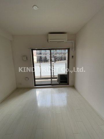 レオンコンフォート新梅田Ⅱの居間・リビング|こちらのリビングで趣味の時間をお楽しみください