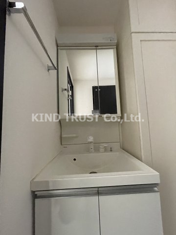 レオンコンフォート新梅田Ⅱの洗面所|コンパクトで使いやすい洗面所