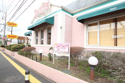 デニーズ六会店まで900ｍ