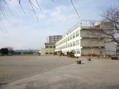 大和市立文ヶ岡小学校まで100ｍ
