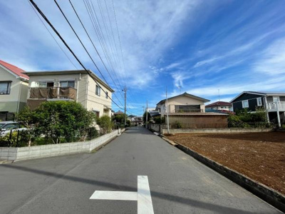 【前面道路含む現地写真】 | 牛久市上柏田　ゆとりの90坪　2世帯住宅などに