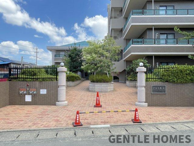 アルス長丘ウイングコートのエントランス