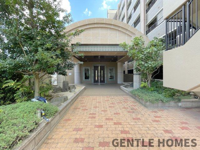 アルス長丘ウイングコートのエントランス