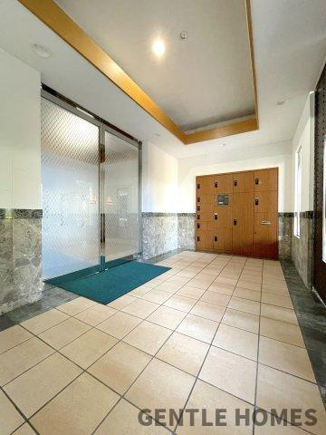 アルス長丘ウイングコートのエントランス