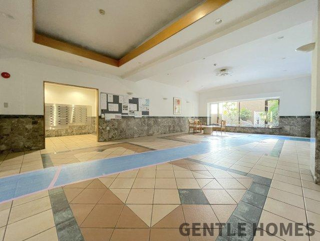 アルス長丘ウイングコートのエントランス