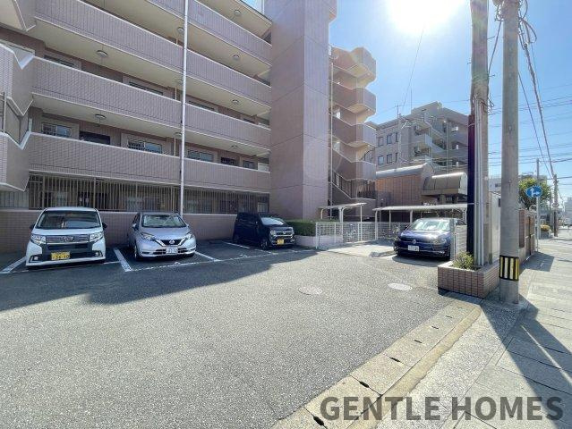鳥飼5丁目パークホームズの駐車場