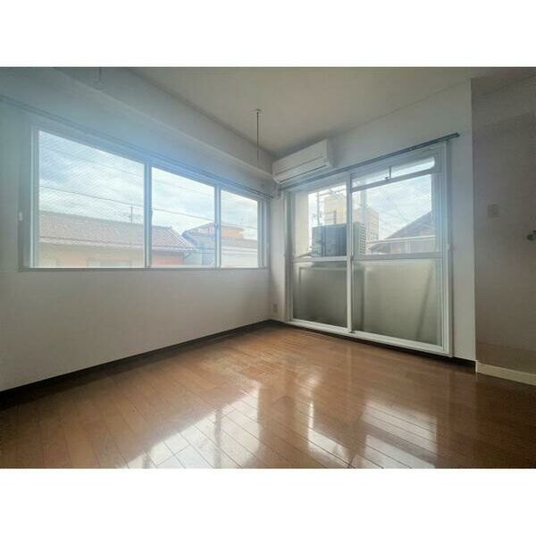 ViVi本町の居間・リビング