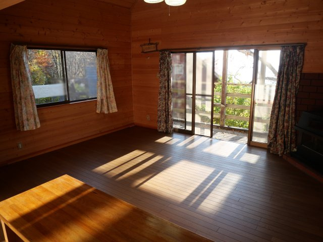 ニューパークひるが野①木造2階建の外観