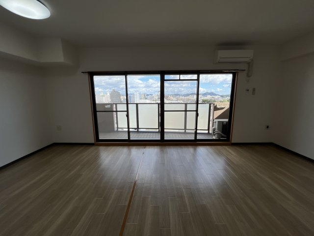 ハッピーエイジ土山の居間・リビング