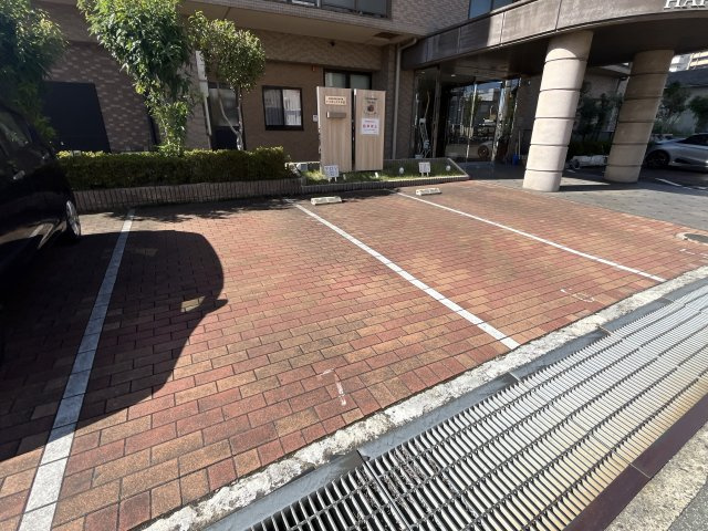 ハッピーエイジ土山の駐車場