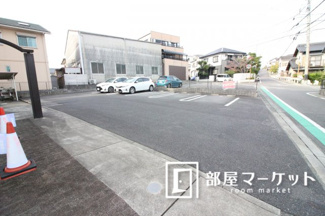 【駐車場】