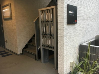 【エントランス】 | リブリ・ルームス幕張 | 落ち着いたエントランスです