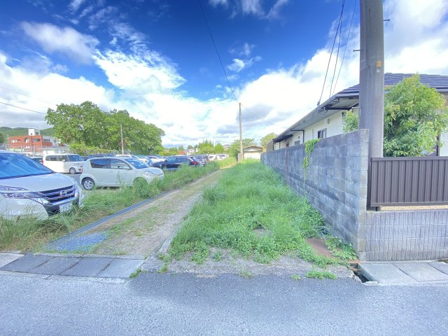 後河原　売土地の前面道路含む現地写真