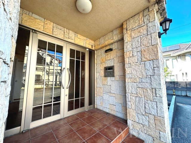 プランドール THREEのエントランス