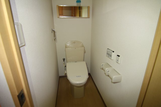 コンフォール日吉のトイレ|※同タイプ別部屋の参考写真になります