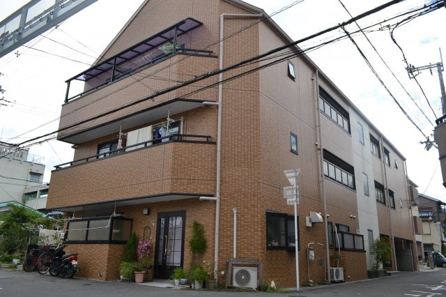 ニューセンチュリーの外観