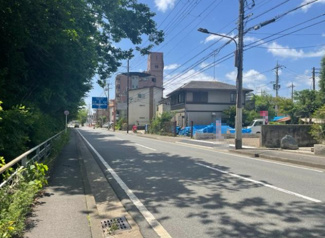【前面道路含む現地写真】