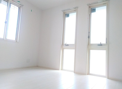 【洋室】 | ファミーユ深井