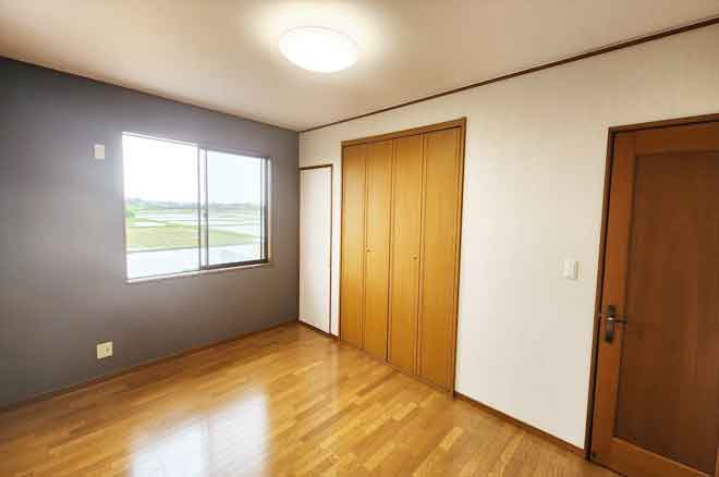 山武市松尾町八田　中古戸建の洋室|一条工務店施工 敷地約388坪 ５SLDK 食洗器付き 内外装リフォーム済み令和5年2月 
