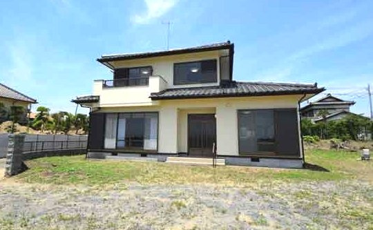 山武市松尾町八田　中古戸建の外観|一条工務店施工 敷地約388坪 ５SLDK 食洗器付き 内外装リフォーム済み令和5年2月 