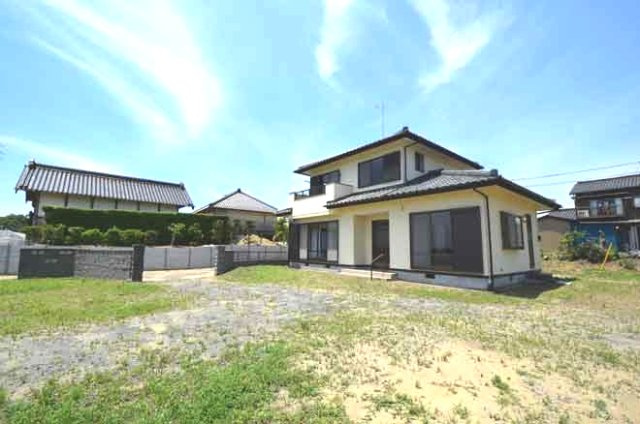 山武市松尾町八田　中古戸建の庭|一条工務店施工 敷地約388坪 ５SLDK 食洗器付き 内外装リフォーム済み令和5年2月 