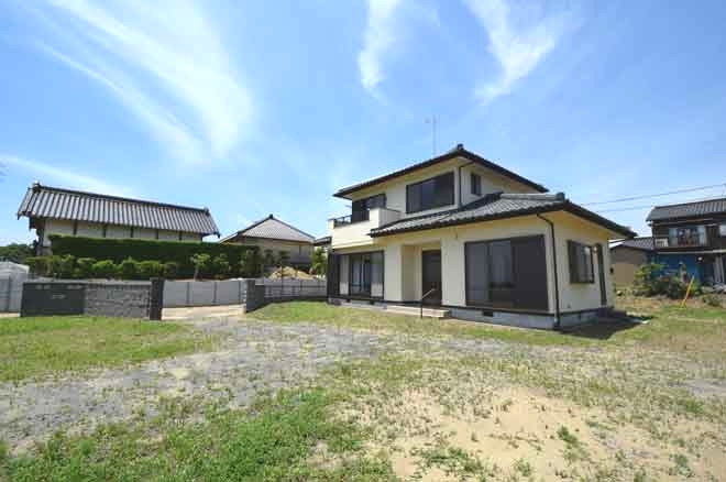 山武市松尾町八田　中古戸建の庭|一条工務店施工 敷地約388坪 ５SLDK 食洗器付き 内外装リフォーム済み令和5年2月 