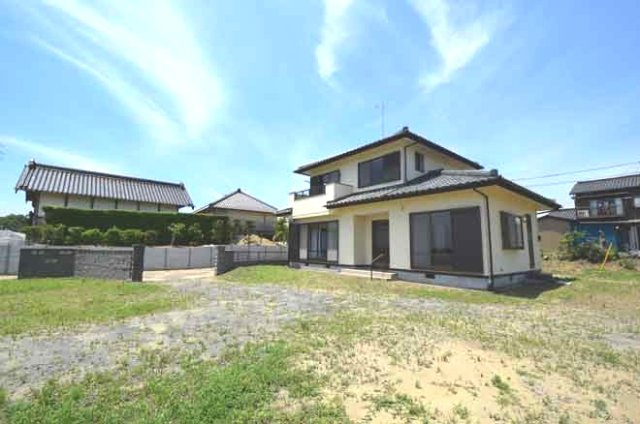 山武市松尾町八田　中古戸建の庭|一条工務店施工 敷地約388坪 ５SLDK 食洗器付き 内外装リフォーム済み令和5年2月 