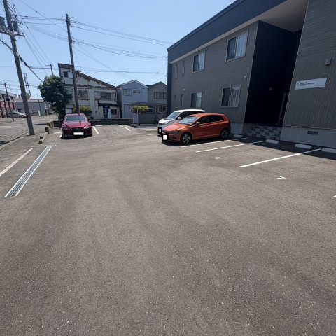 OPUS室蘭の駐車場