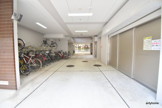 BPRレジデンス江坂　仲介手数料無料の駐車場