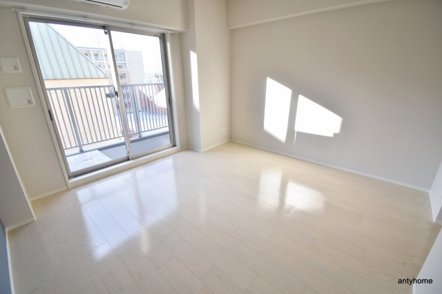 BPRレジデンス江坂　仲介手数料無料の居間・リビング