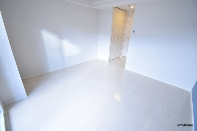 BPRレジデンス江坂　仲介手数料無料の洋室