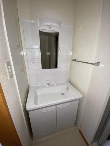 サニーヒル御井Ⅱの洗面所|コンパクトで使いやすい洗面所