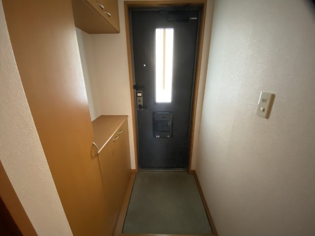 サニーヒル御井Ⅱの玄関|落ち着いた玄関です