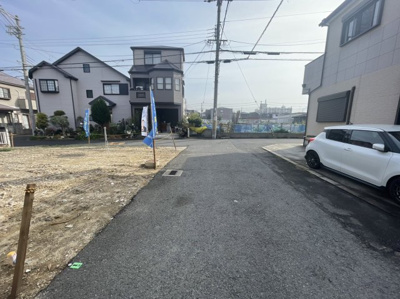 【前面道路含む現地写真】 | 八木北小・東南角地・建築条件なし・更地渡し・岸和田市下池田町3丁目 | 前面道路含む現地写真です