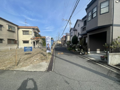 【前面道路含む現地写真】 | 八木北小・東南角地・建築条件なし・更地渡し・岸和田市下池田町3丁目 | 前面道路含む現地写真です