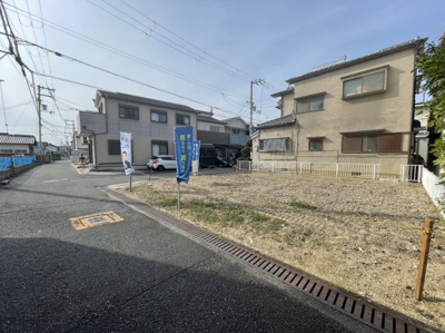 【前面道路含む現地写真】 | 八木北小・東南角地・建築条件なし・更地渡し・岸和田市下池田町3丁目 | 前面道路含む現地写真です