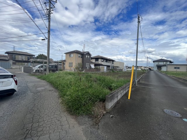 坂戸市石井　建築条件なし売地　東武東上線『若葉駅』徒歩35分　【勝呂小学区】の前面道路含む現地写真