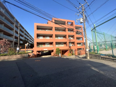 【外観】 | クレッセント横浜岸谷台 | 総戸数48戸、平成18年9月築、管理人は日勤勤務につき管理体制良好です♪