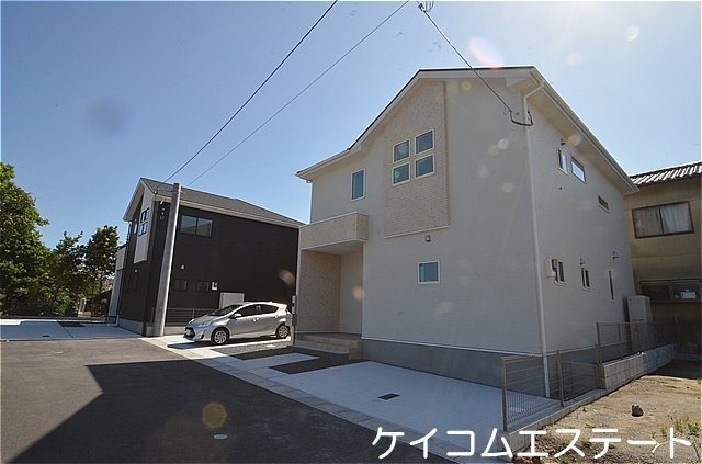 新築住宅　中間市上底井野8号棟の外観|建物面積36坪以上　4LDK+ウォークインクローゼット2つ、書庫、バルコニー2つ