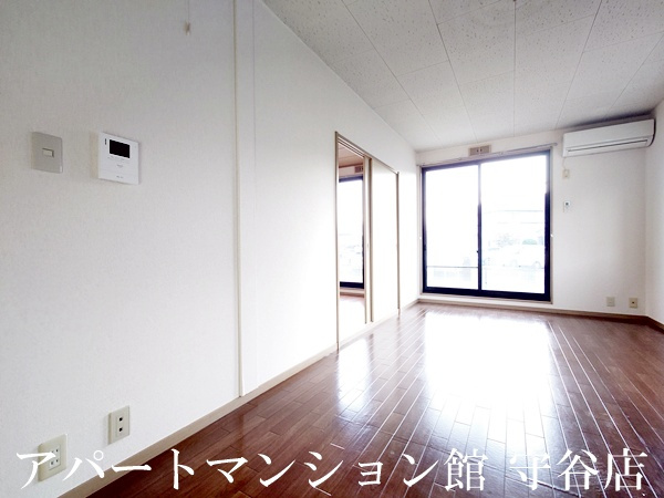 クレール絹の台Eの居間・リビング