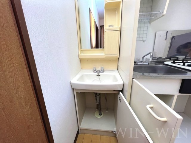 ベノワコート A棟の洗面所|イメージ（同建物内別部屋の写真です）
