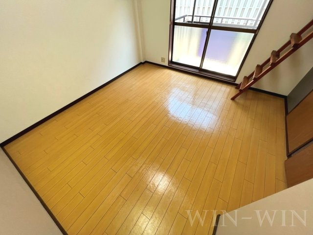 ベノワコート A棟の居間・リビング|イメージ（同建物内別部屋の写真です）